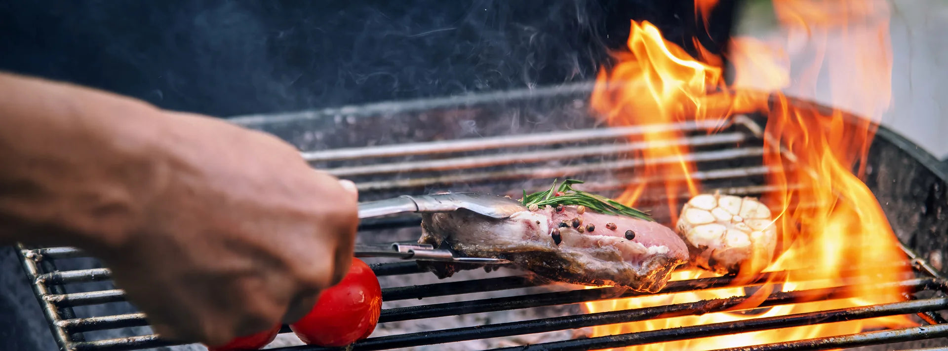 Grillen über offenem Feuer